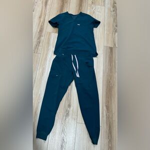 FIGS Caribbean blue XS top, S jogger bottoms